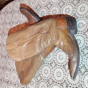 Cowboy Boots Vintage Embroidered Brown Leather in pre loved condition
